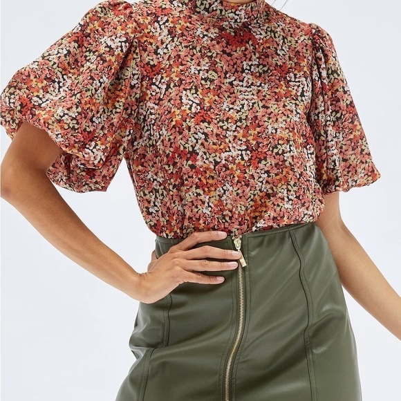 NWT Minkpink Gabae High Neck Floral Blouse in Red Multi Size Small - Picture 10 of 11